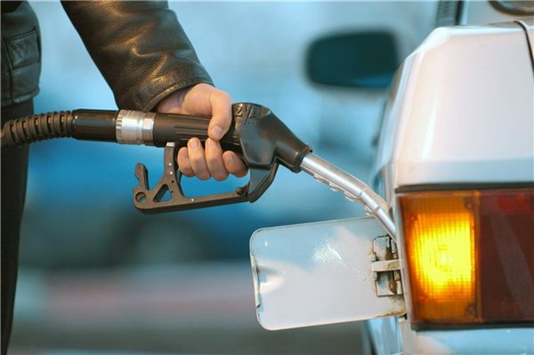 Качественный бензин — гарантия долгой жизни вашего автомобиля