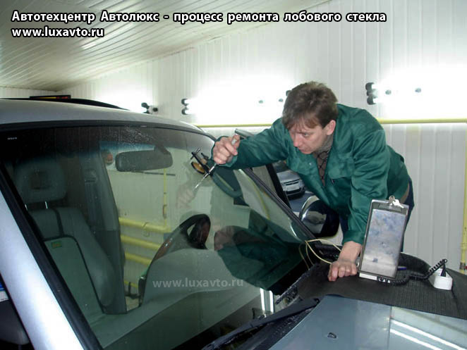 Как осуществляется ремонт стекол авто?