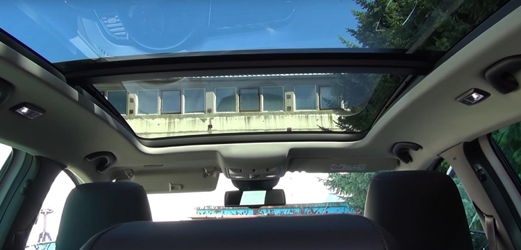 Панорамная крыша на автомобиле: преимущества и недостатки