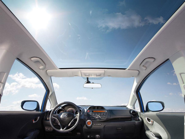 Панорамная крыша на автомобиле: преимущества и недостатки