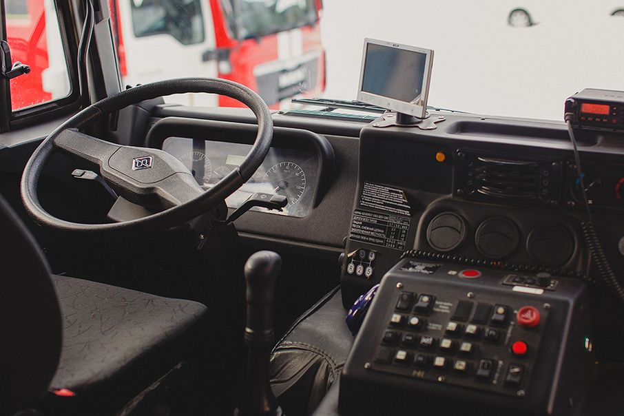 Водителям-гастарбайтерам продлили возможность работать по национальным водительским правам до 1 июня 2015 года