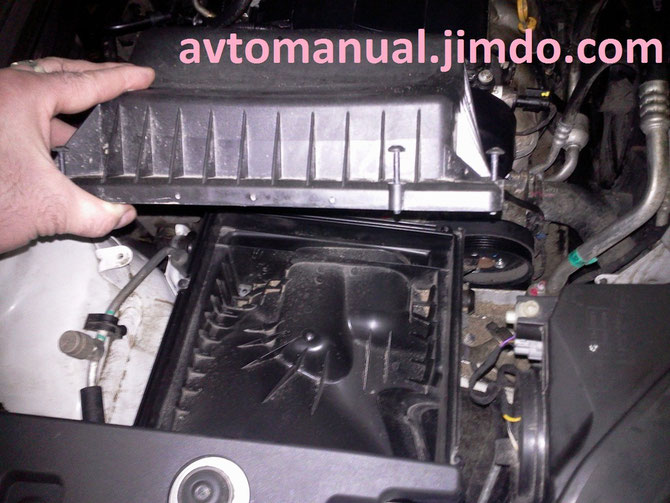 Замена воздушного фильтра двигателя автомобиля и значение данной процедуры